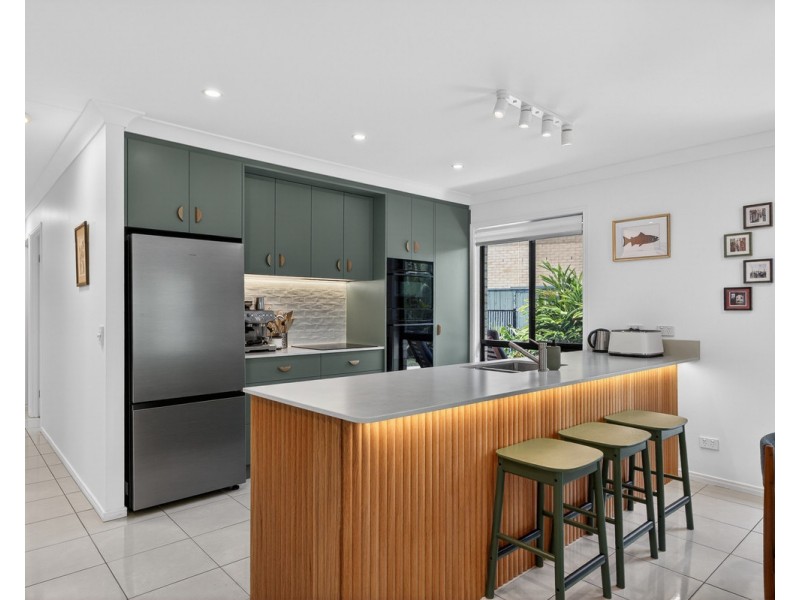 8 Serpentine Close, Fitzgibbon QLD 4018