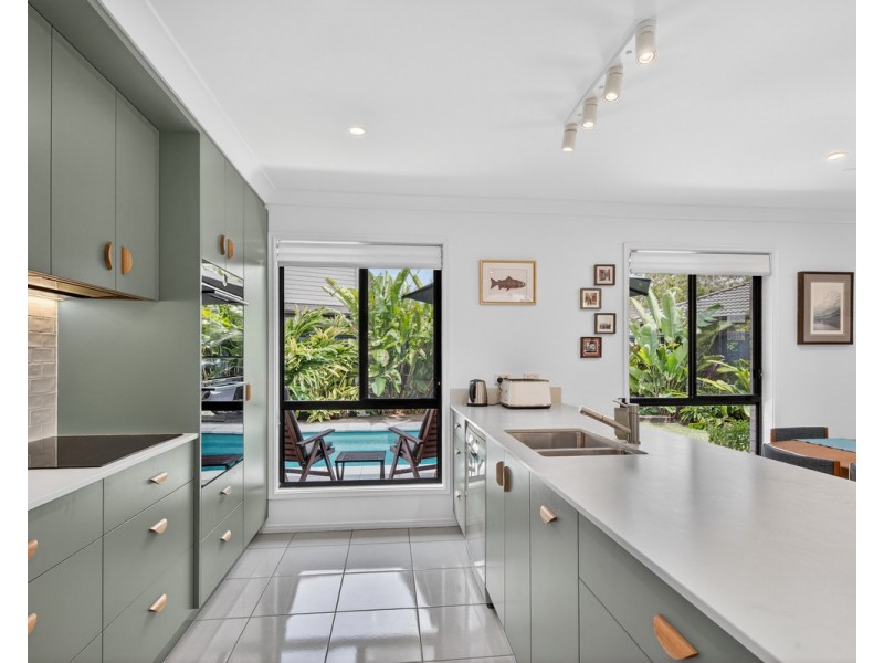 8 Serpentine Close, Fitzgibbon QLD 4018