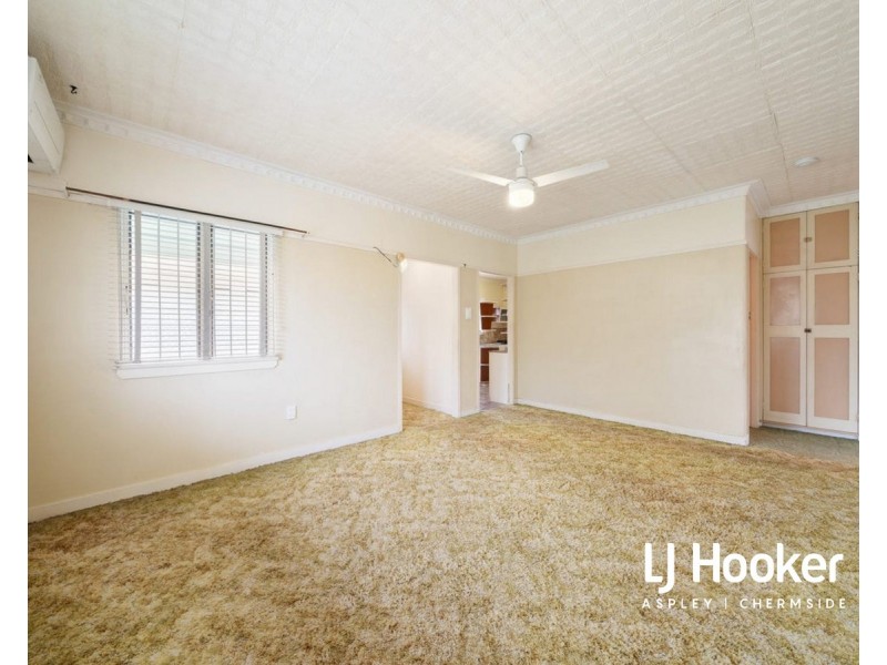 8 Ballantine Street, Chermside QLD 4032