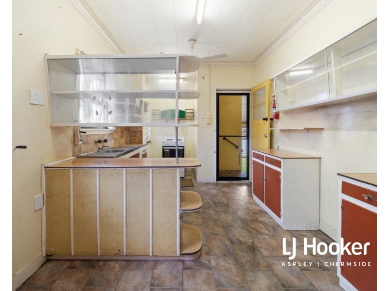 8 Ballantine Street, Chermside QLD 4032