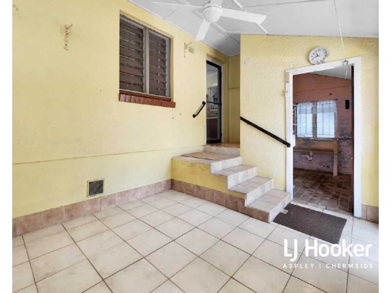 8 Ballantine Street, Chermside QLD 4032