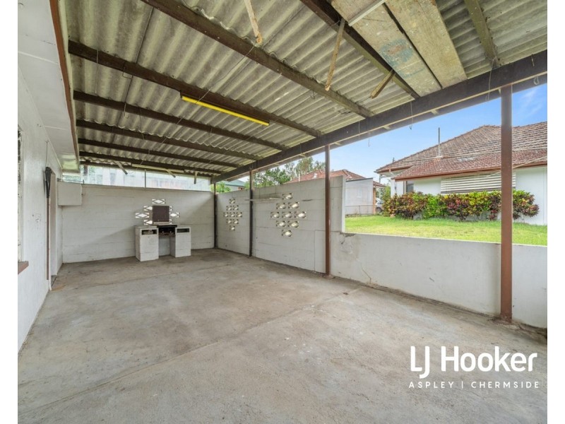 8 Ballantine Street, Chermside QLD 4032