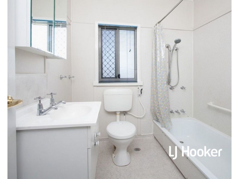 327 Hamilton Road, Chermside QLD 4032