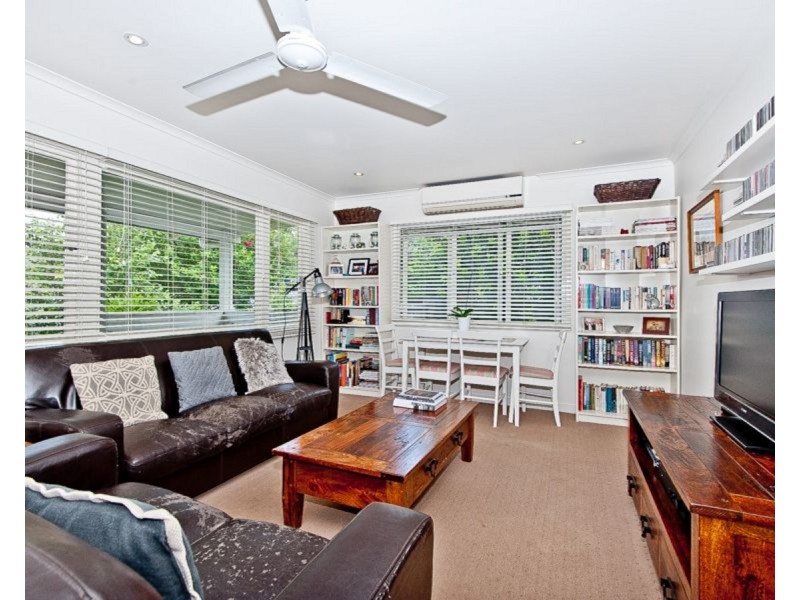 8 Bernoth Street, Aspley QLD 4034