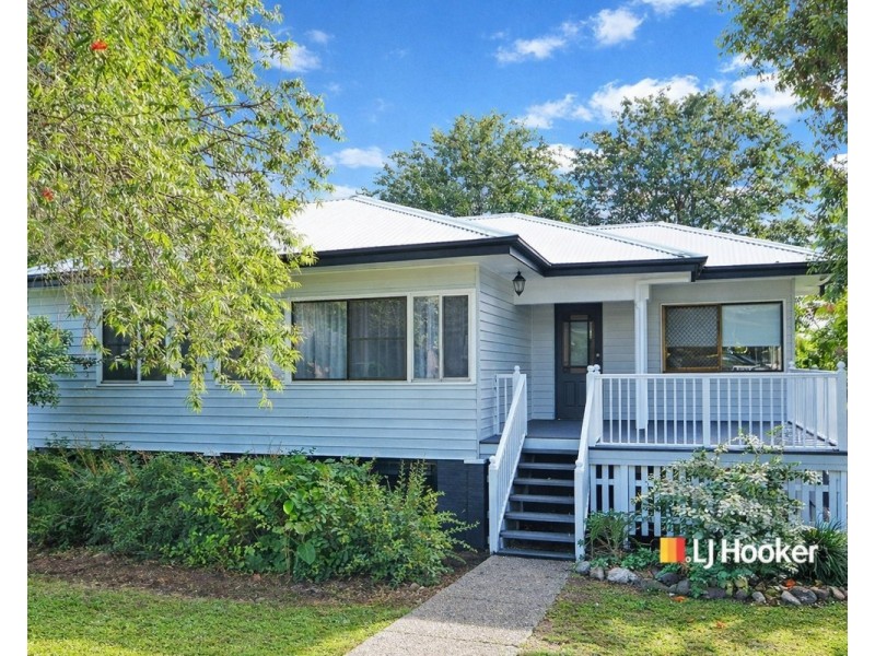 4 Boona Street, Petrie QLD 4502