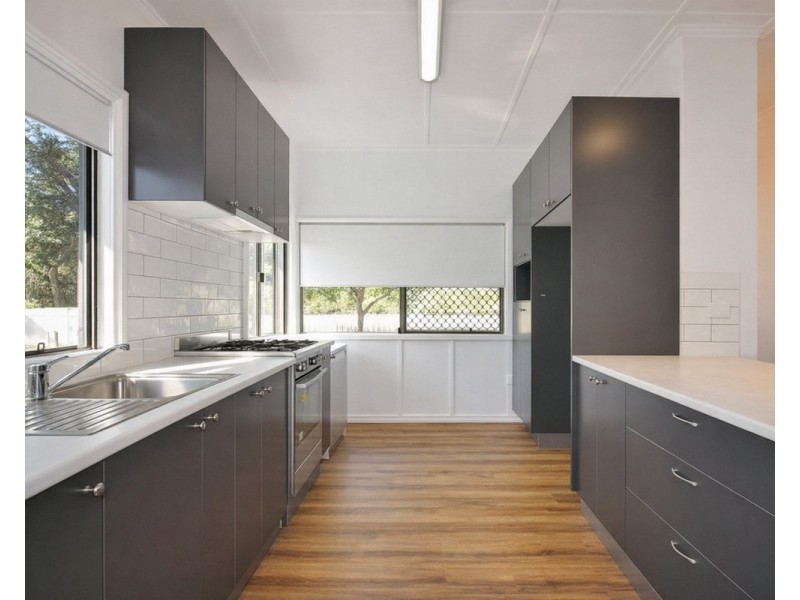 4 Boona Street, Petrie QLD 4502