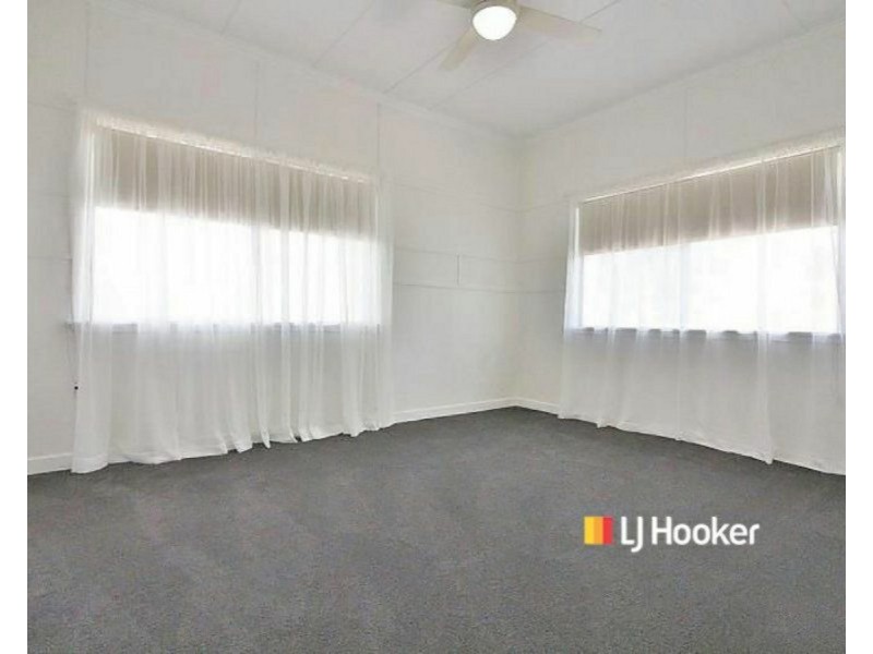 4 Boona Street, Petrie QLD 4502