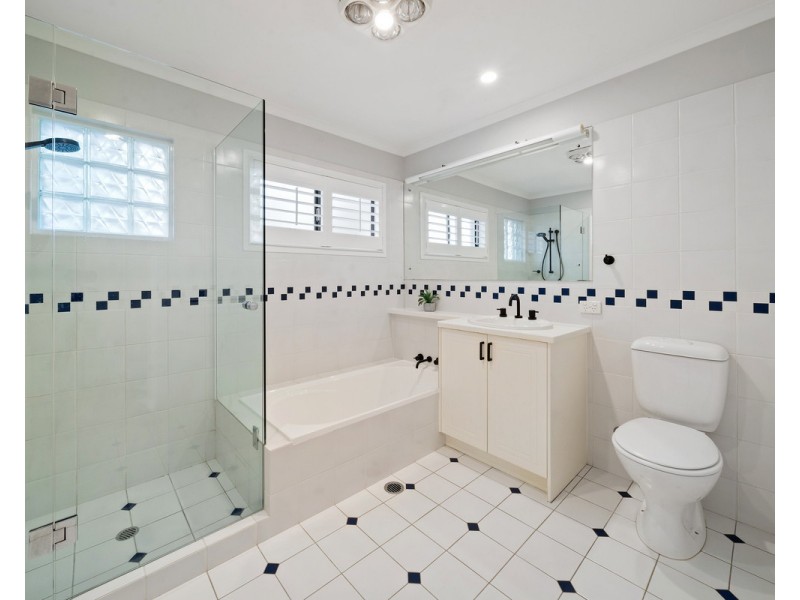 29 Ashley Road, Chermside West QLD 4032