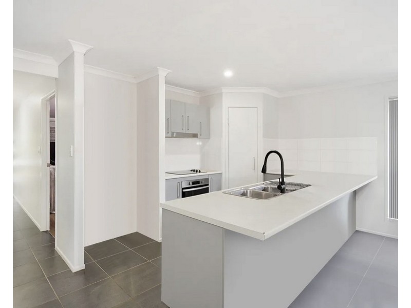 15 Petrie Street, Caboolture South QLD 4510