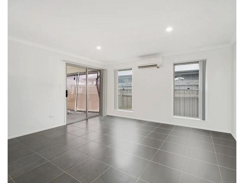 15 Petrie Street, Caboolture South QLD 4510