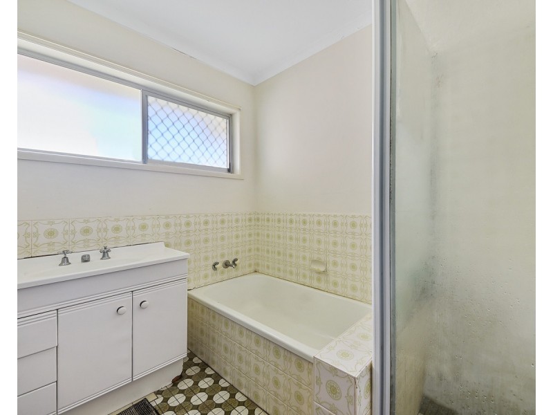 8 Covey Street, Chermside West QLD 4032