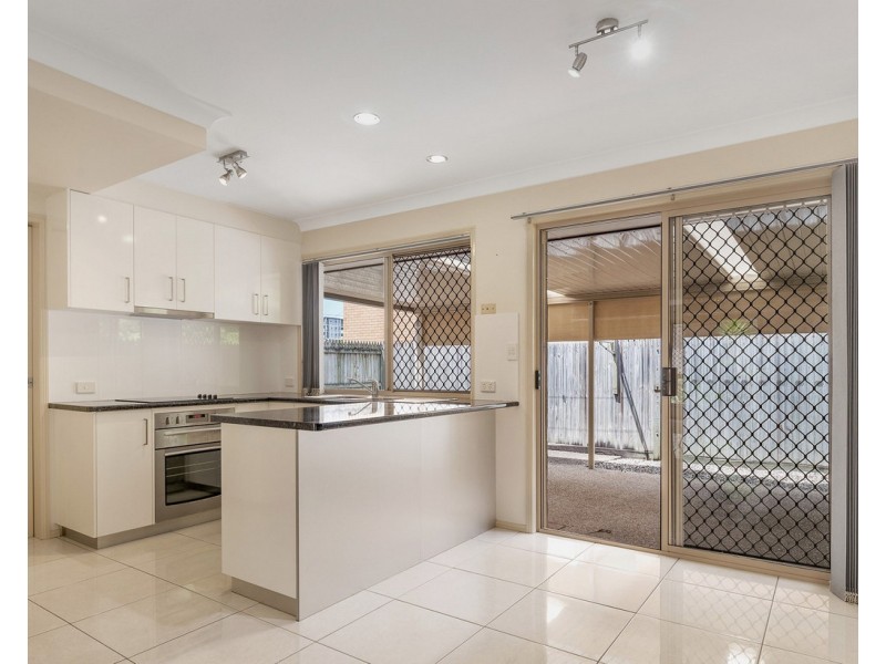 2/58 Sparkes Street, Chermside QLD 4032