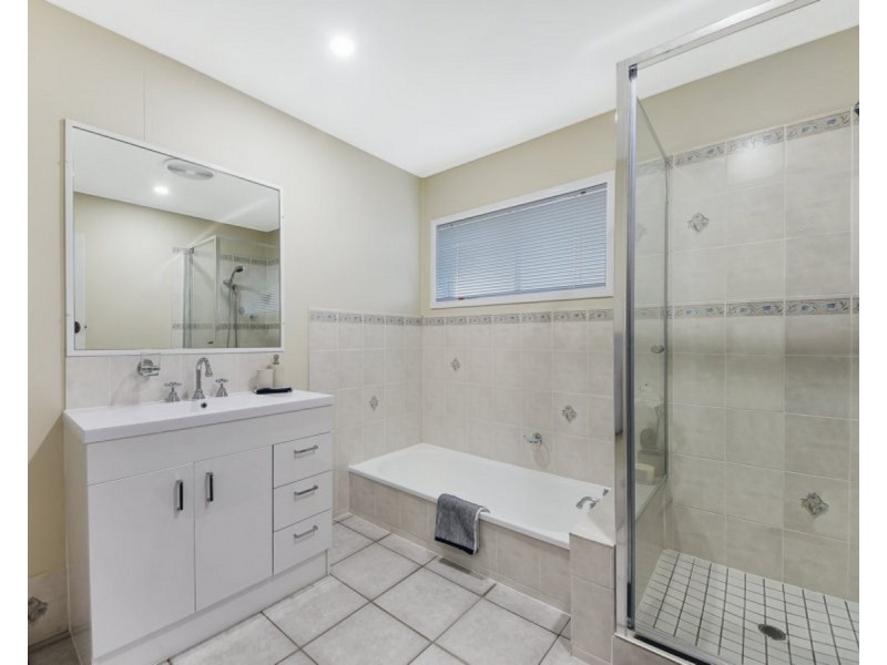 22 Fairlane Street, Chermside West QLD 4032