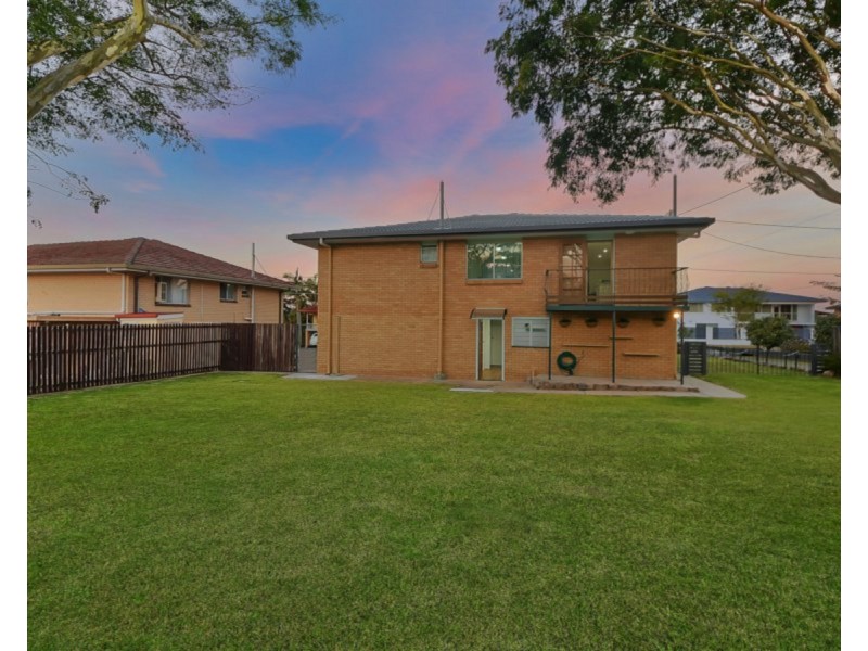 22 Fairlane Street, Chermside West QLD 4032