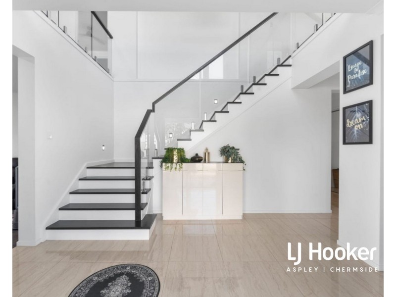 29 Executive Way, Bridgeman Downs QLD 4035