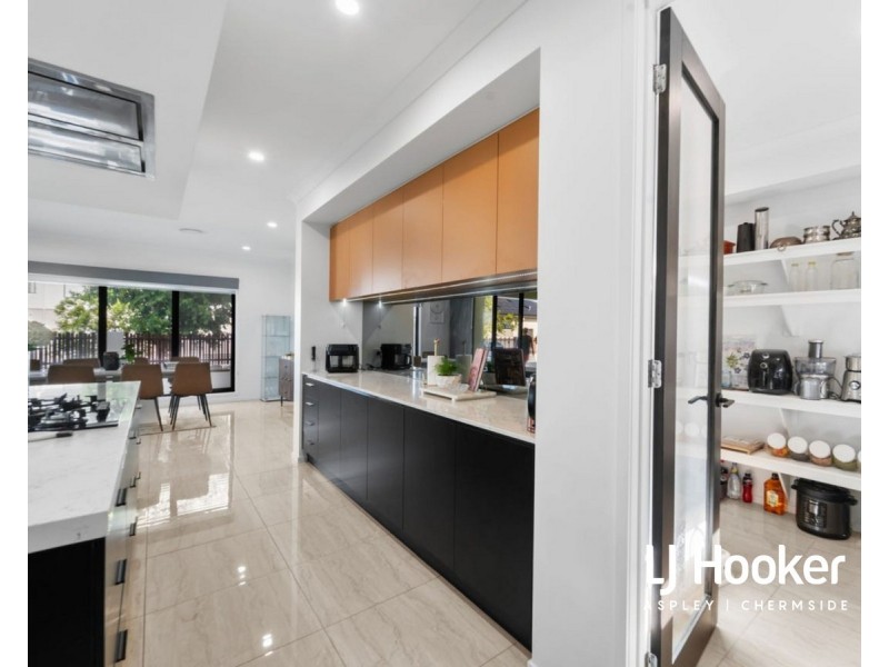 29 Executive Way, Bridgeman Downs QLD 4035