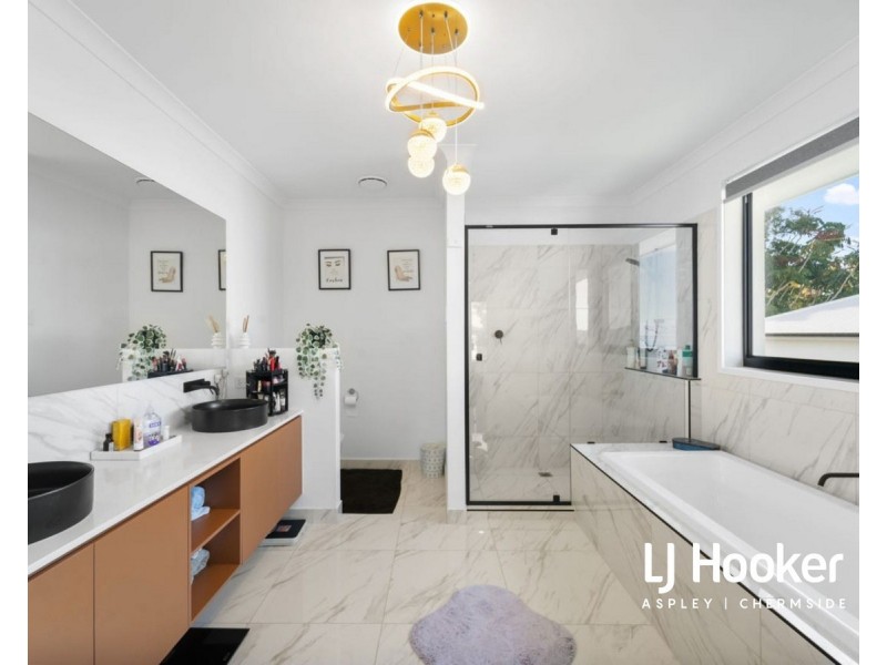 29 Executive Way, Bridgeman Downs QLD 4035