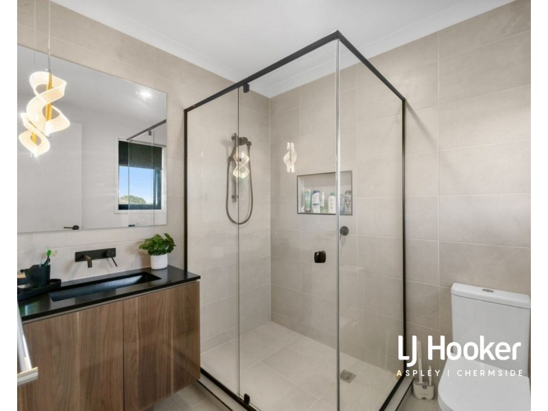 29 Executive Way, Bridgeman Downs QLD 4035