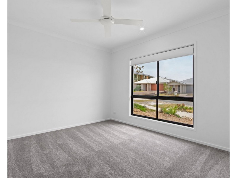 16 Redberry Crescent, Morayfield QLD 4506