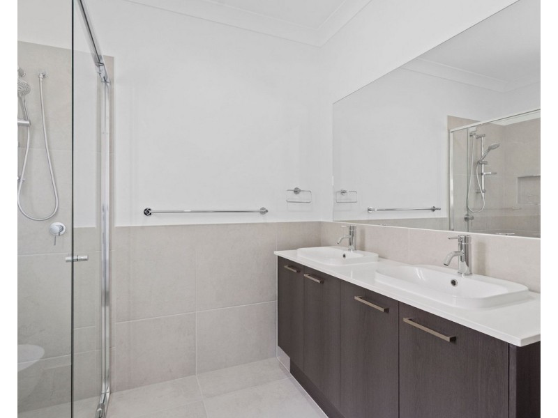 16 Redberry Crescent, Morayfield QLD 4506