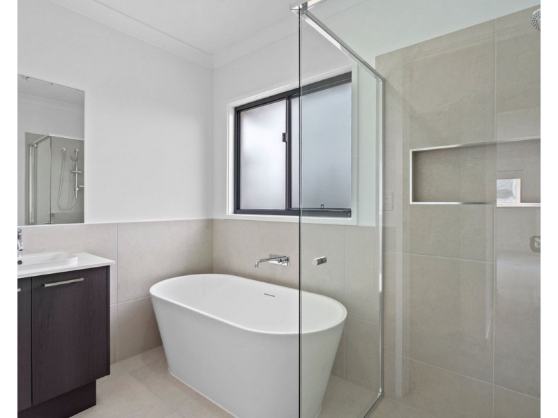16 Redberry Crescent, Morayfield QLD 4506