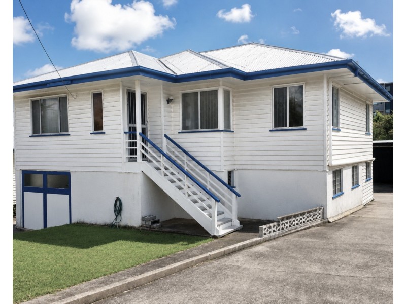 34 Curwen Terrace, Chermside QLD 4032