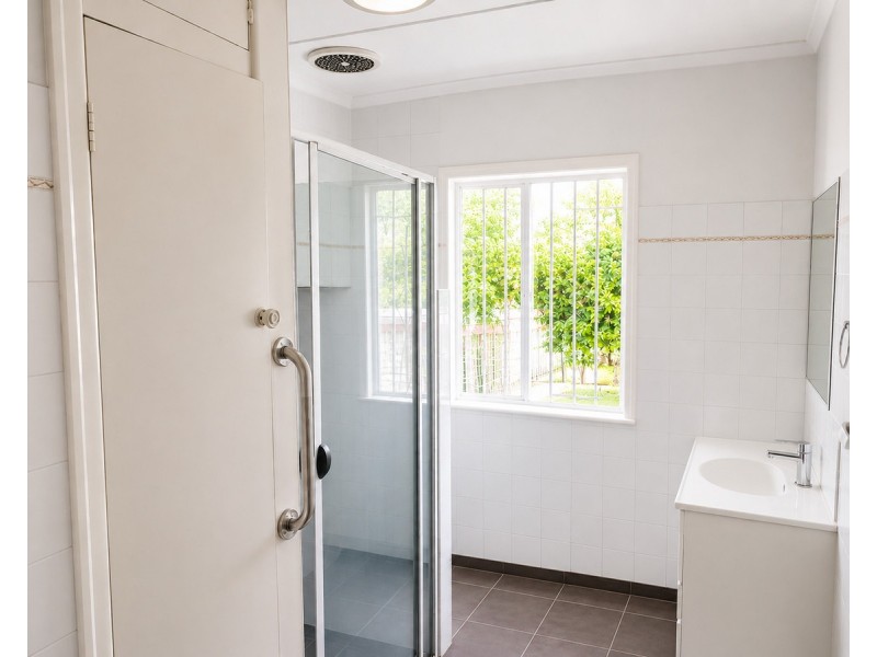 34 Curwen Terrace, Chermside QLD 4032
