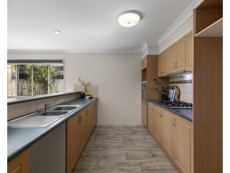 15 Cooksland Crest, North Lakes QLD 4509