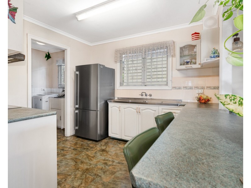 6 Bamber Street, Chermside West QLD 4032