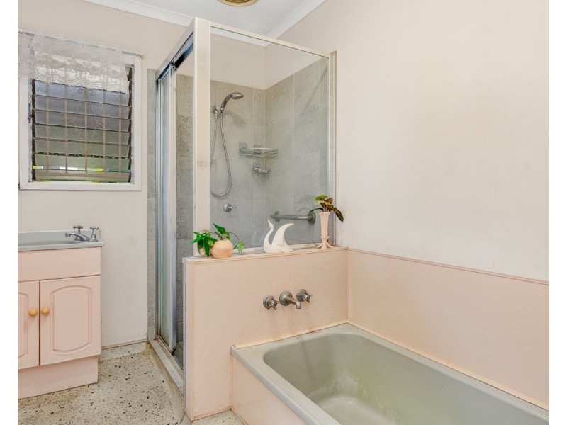 6 Bamber Street, Chermside West QLD 4032