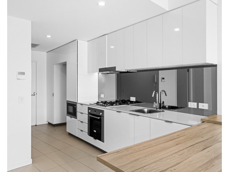 10703/88 Doggett Street, Newstead QLD 4006