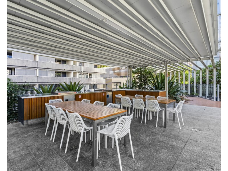 10703/88 Doggett Street, Newstead QLD 4006