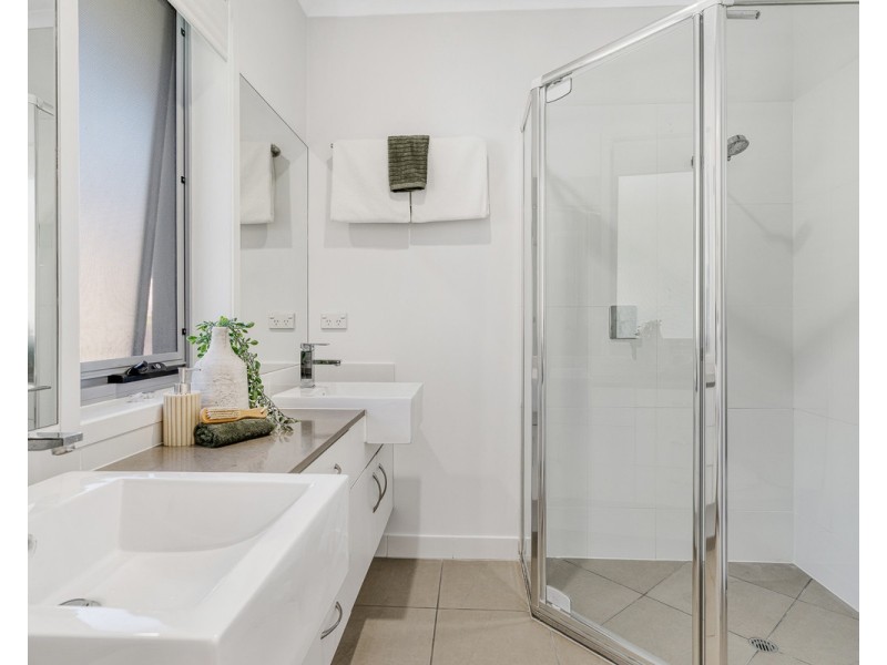 18 Hillside Circuit, Chermside West QLD 4032