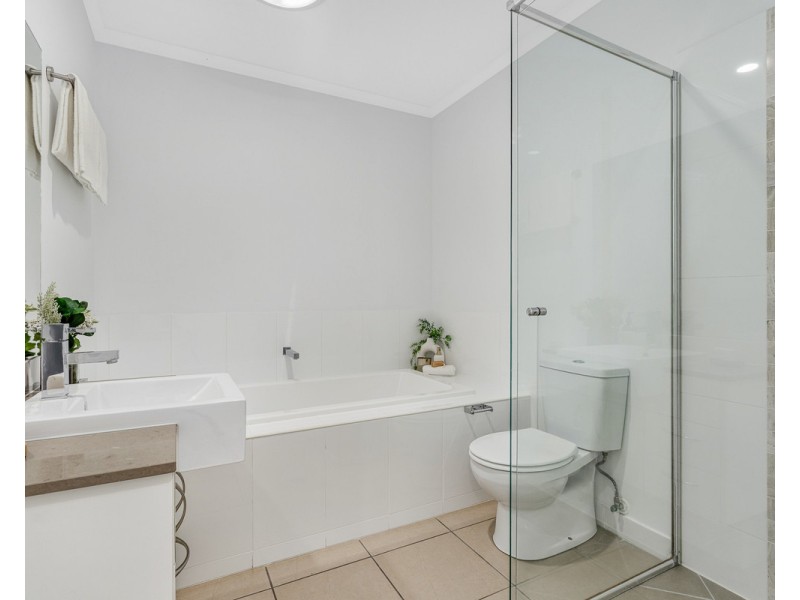 18 Hillside Circuit, Chermside West QLD 4032