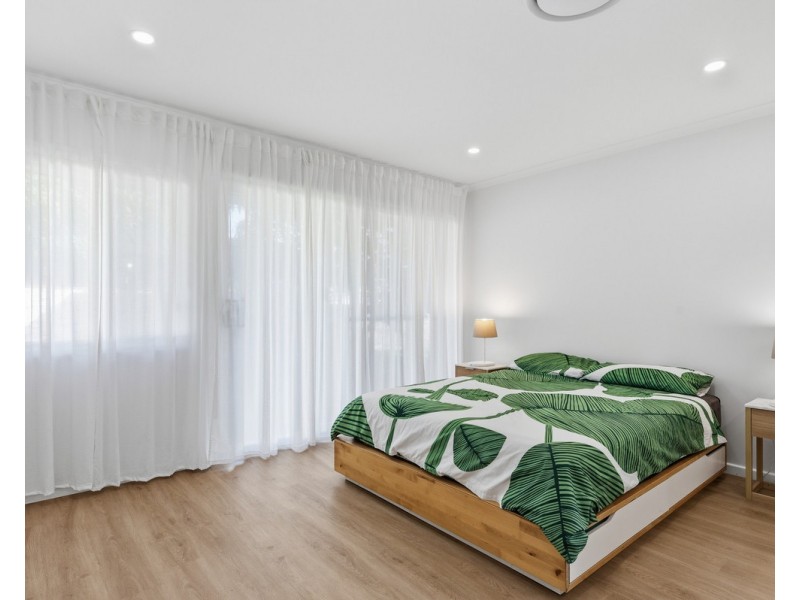 5 Farm Court, Redcliffe QLD 4020