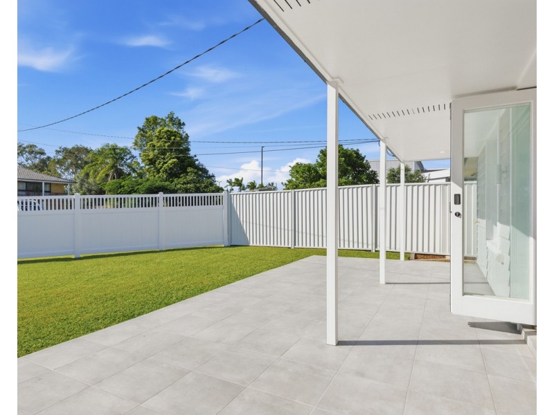 5 Farm Court, Redcliffe QLD 4020