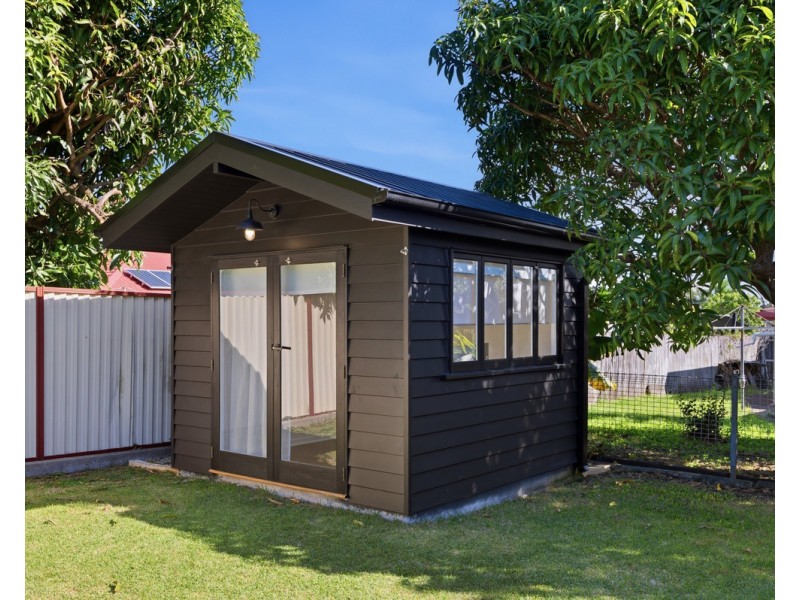 5 Farm Court, Redcliffe QLD 4020