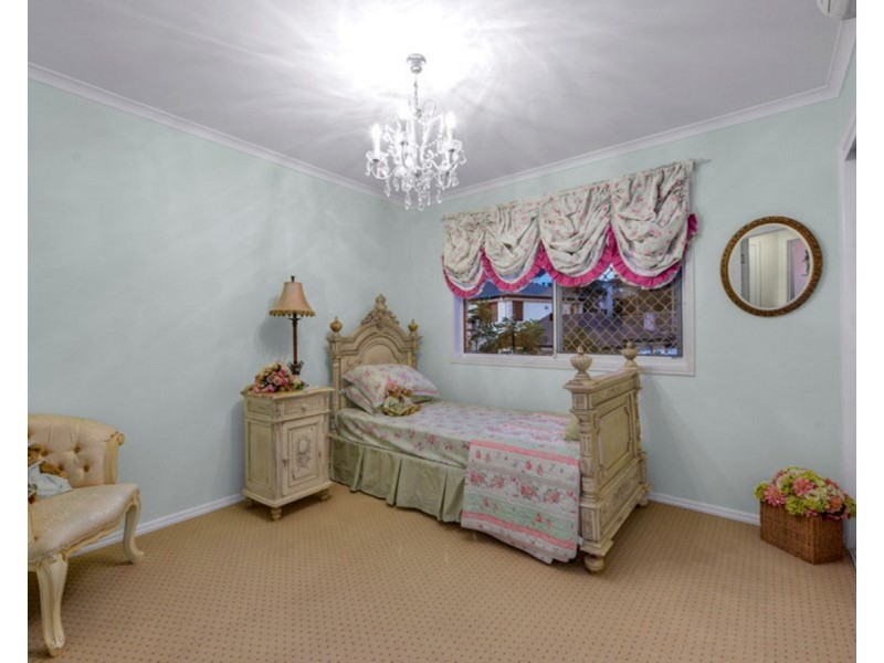 71 Galaxy Street, Bridgeman Downs QLD 4035