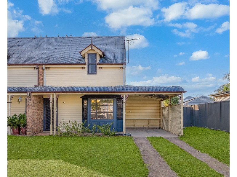 1/10 Desert Willow Way, Fitzgibbon QLD 4018