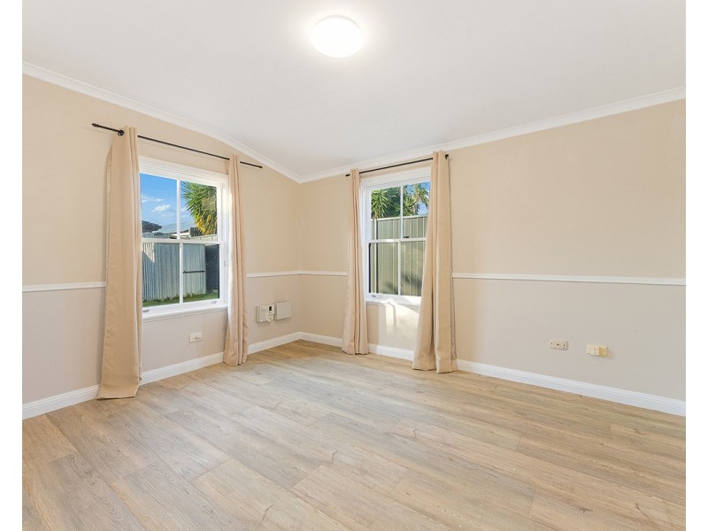 1/10 Desert Willow Way, Fitzgibbon QLD 4018
