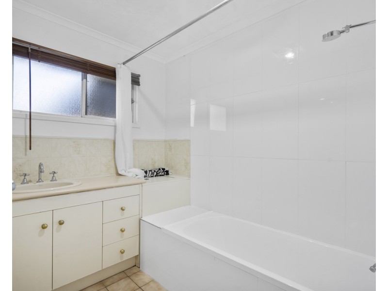 16 Waratah Street, Albany Creek QLD 4035