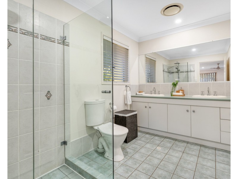 17 Huxtable Street, Chermside West QLD 4032