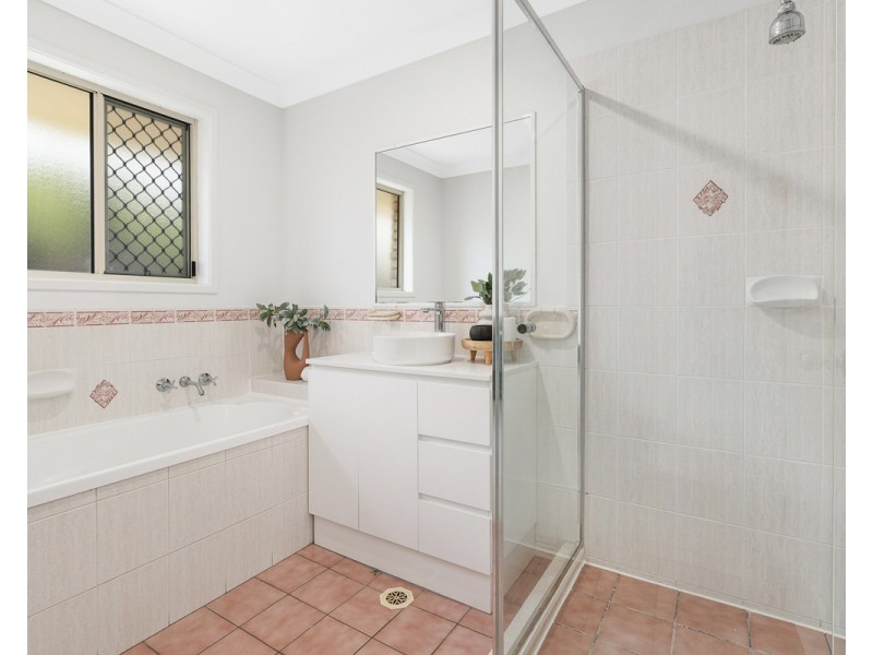 100 Albany Forest Drive, Albany Creek QLD 4035