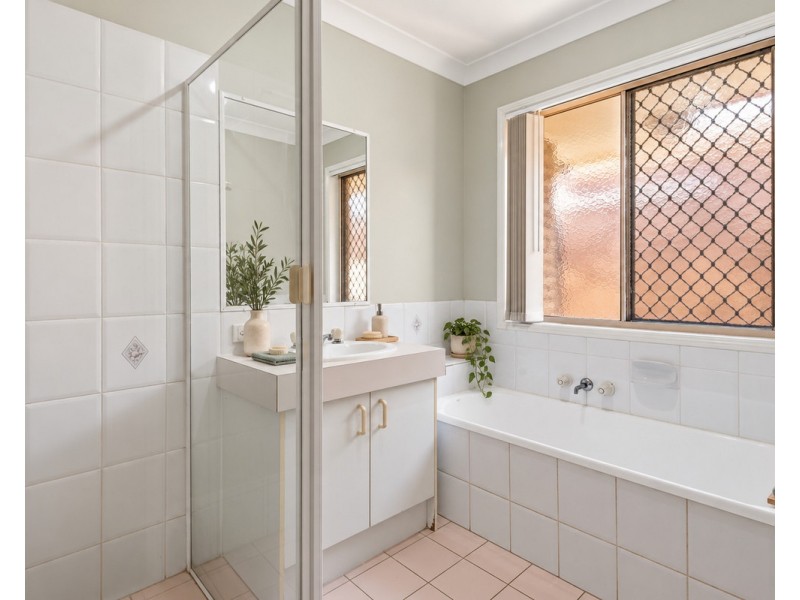 70 Silkyoak Circuit, Fitzgibbon QLD 4018