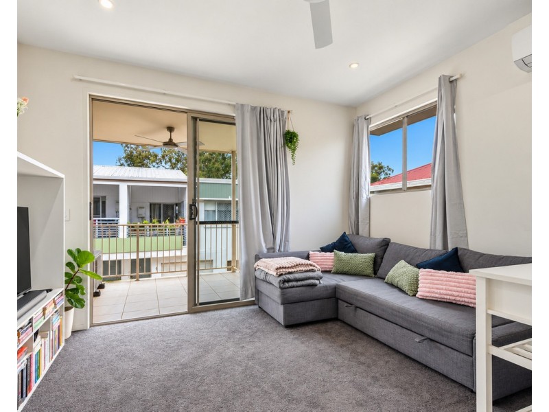 2/8 Palmerston Lane, Fitzgibbon QLD 4018
