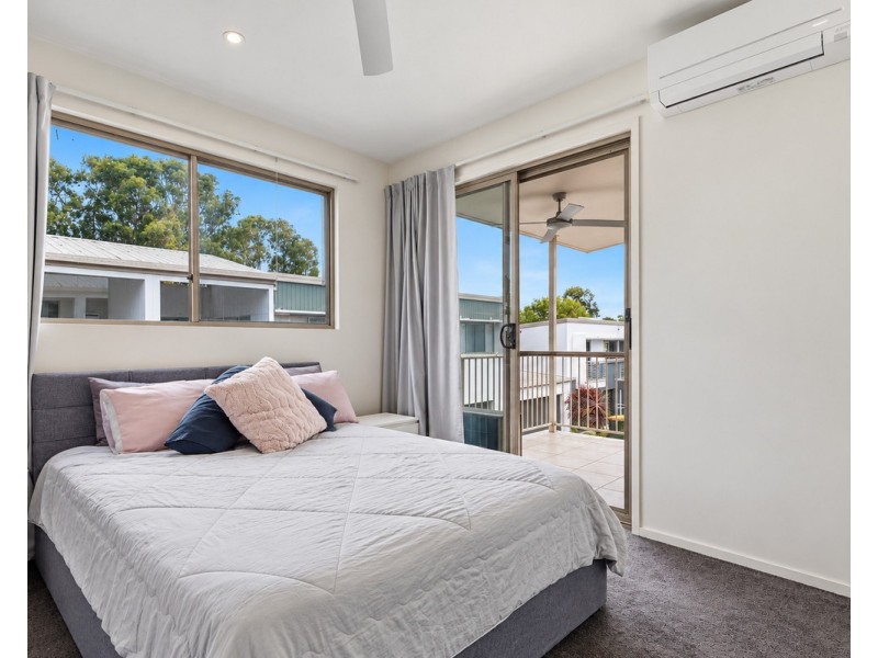 2/8 Palmerston Lane, Fitzgibbon QLD 4018