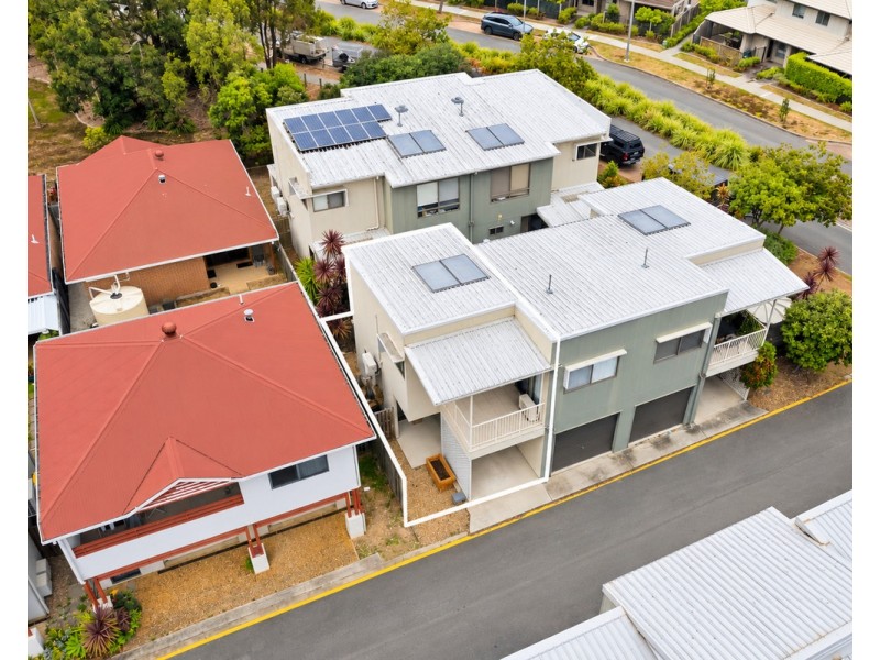 2/8 Palmerston Lane, Fitzgibbon QLD 4018