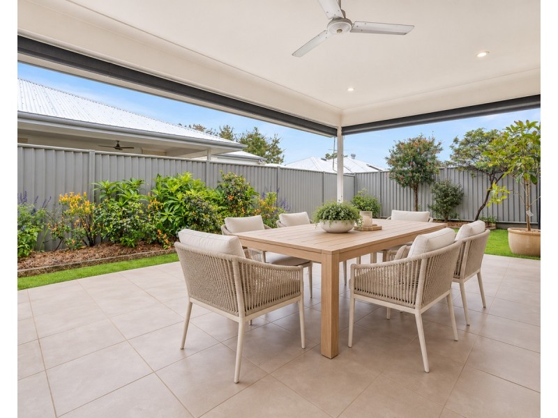 16 Hillside Circuit, Chermside West QLD 4032