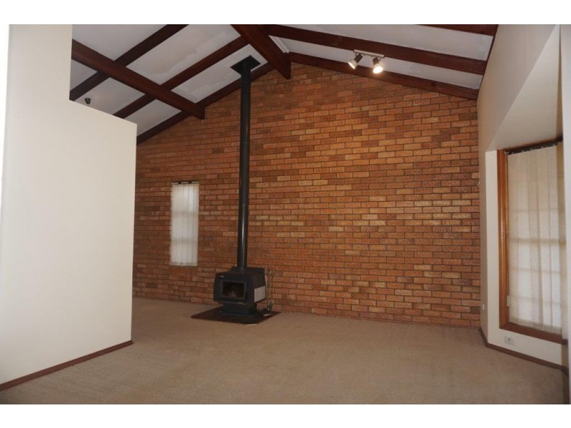 14 Jeannette Avenue, Springwood QLD 4127