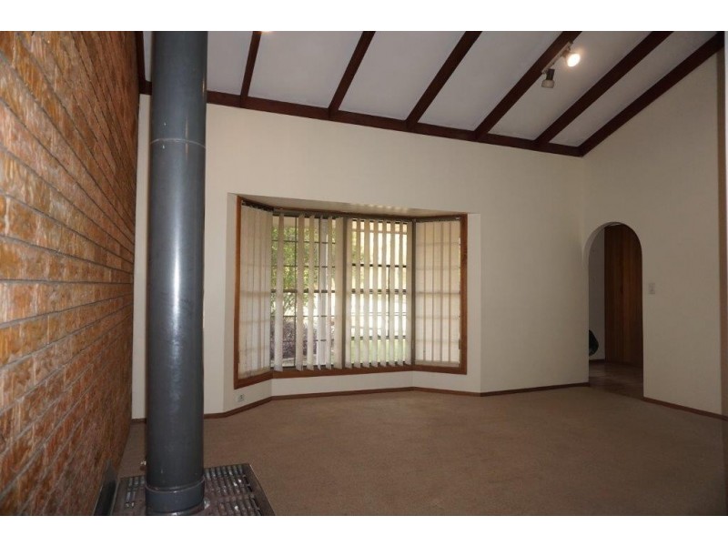 14 Jeannette Avenue, Springwood QLD 4127